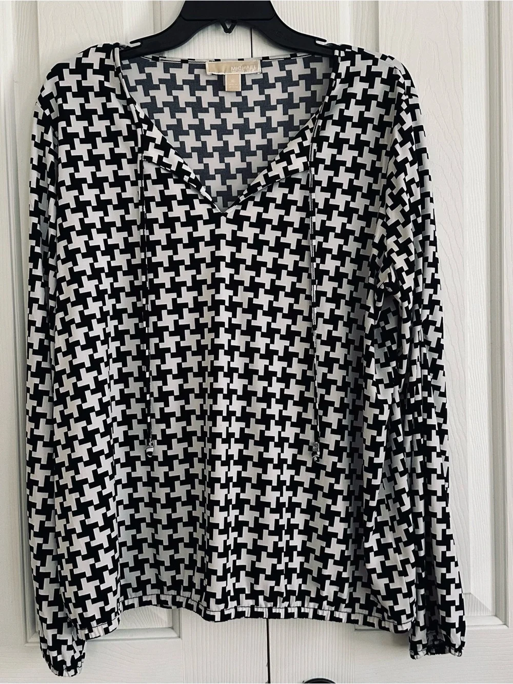 Michael Kors Top Blouse Black White Long Slit Sleeves Geometric Print Size XL